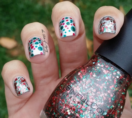 Red & Green Dotticure Nail Art | The Rite of Aging